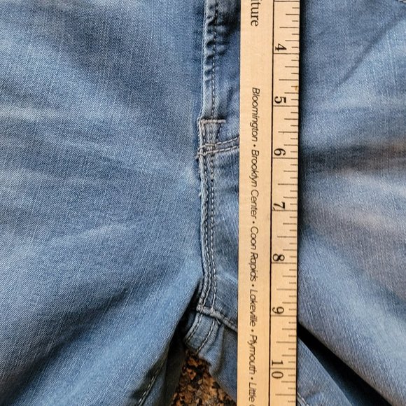 Old Navy Mid Rise Rockstar Light Wash Jeans Size 4 / Waist 27 - Picture 12 of 14